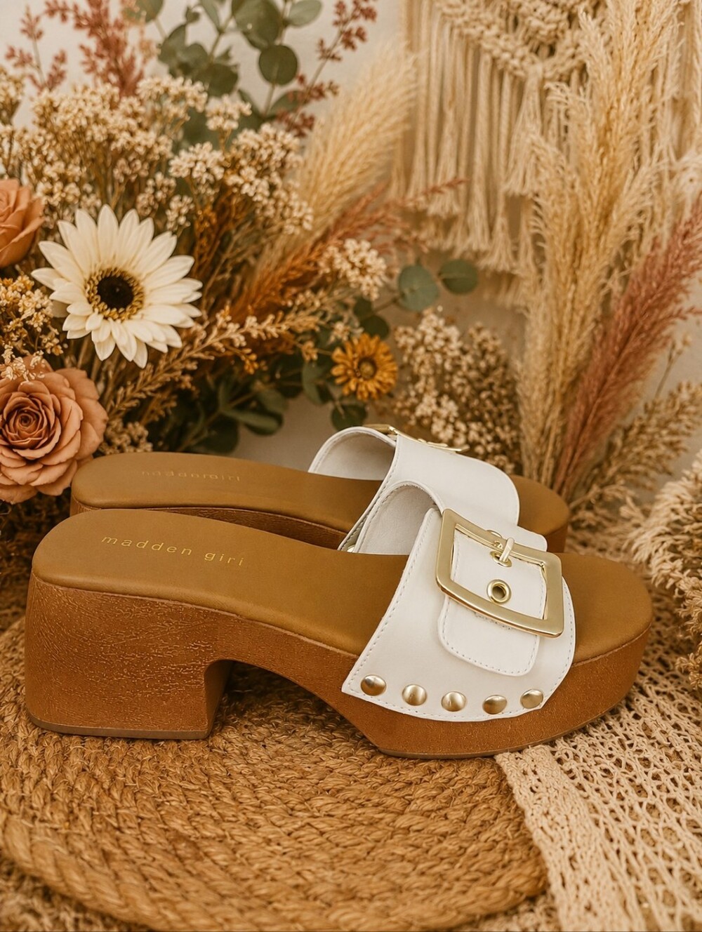 Madden Girl Woodland Platform Slides Bone White Buckle Sandals |8.5|Like New